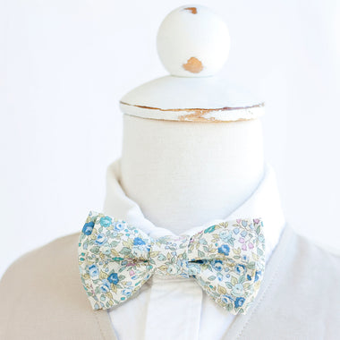 Boy's Bow Tie / Blossoms In Blue